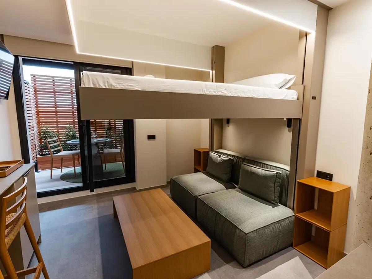 habitacion con terraza webp