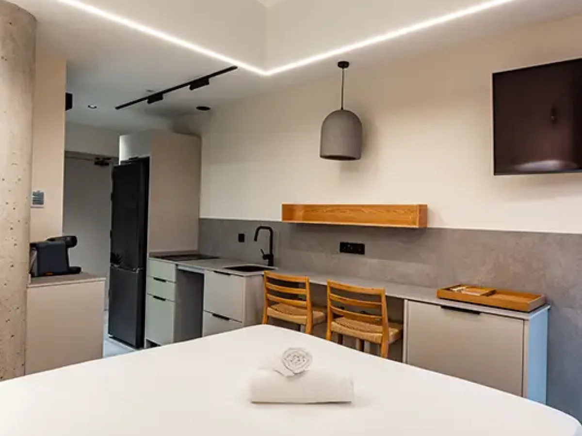 habitacion con terraza webp