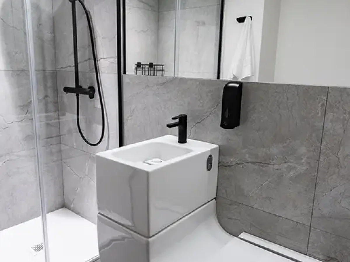 habitacion con terraza webp